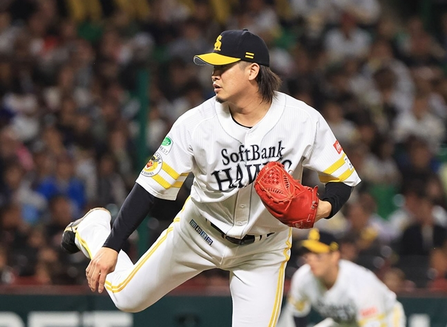 斯基山和树。 =图为,日本软银鹰队官方SNS。