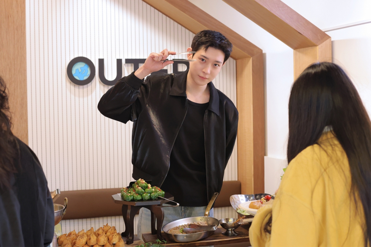 Ảnh = Áo khoác Universe