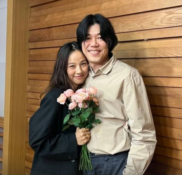 イ·ヒョリ(左)とイ·サンスン/写真=MBC FM4U「完璧な一日イ·サンスンです」SNS