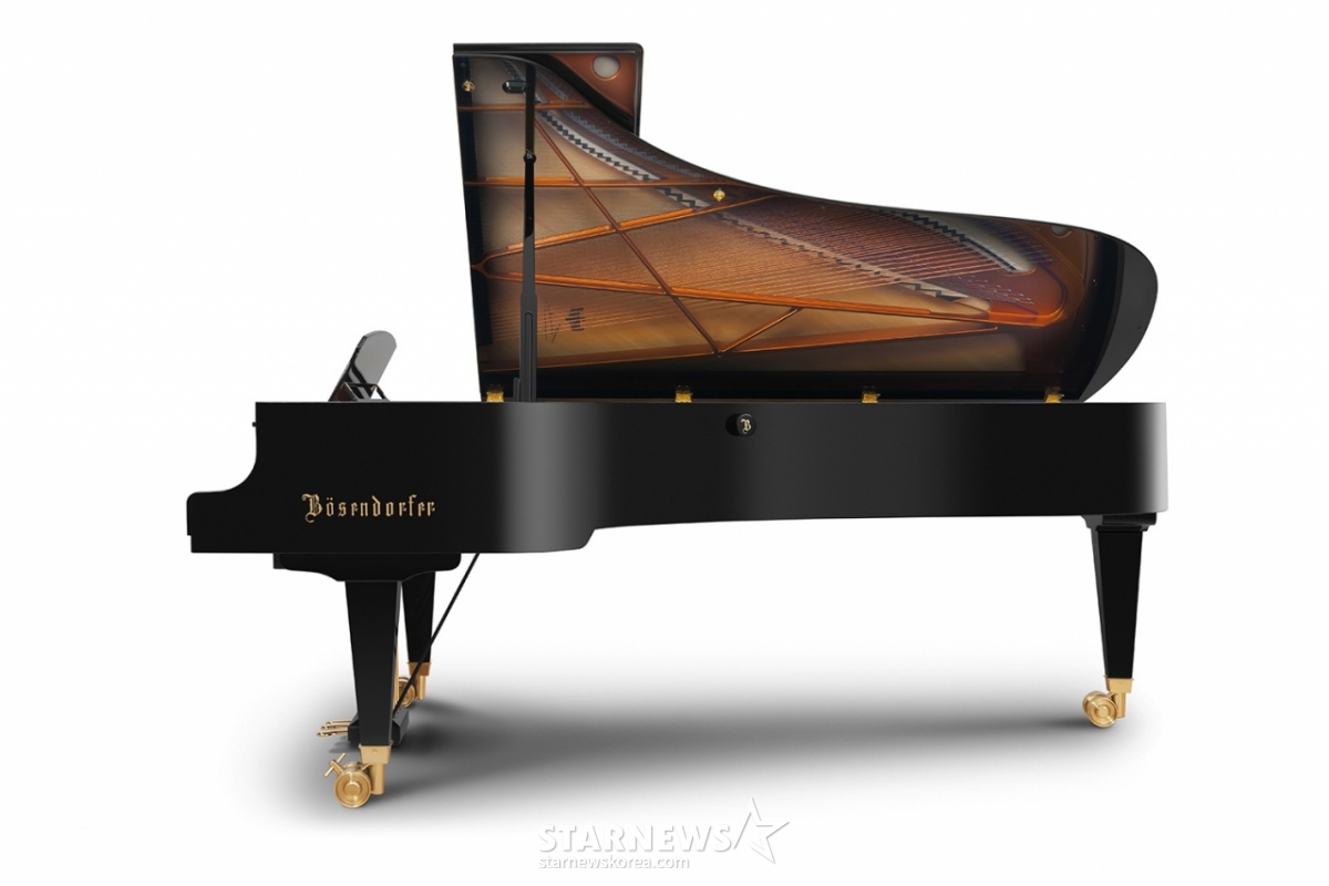 Flagship Concert Grand Piano 'CFX'/photo courtesy of Yamaha Music Korea