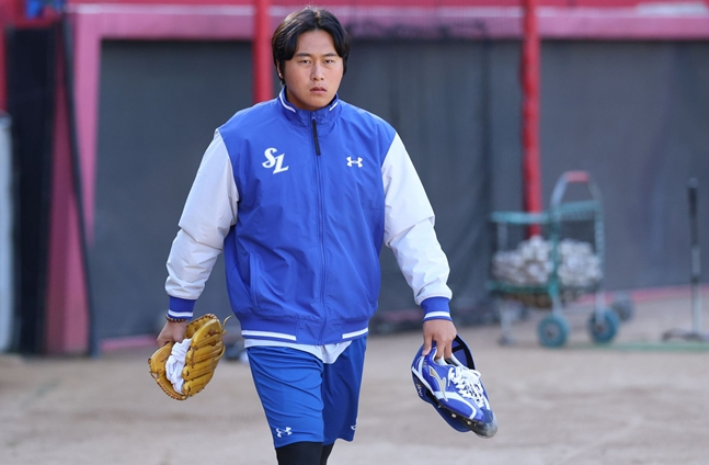 Left-hander Lee Seung-hyun training ahead of the match against KIA in Gwangju on the 7th. /Photo = Samsung Lions