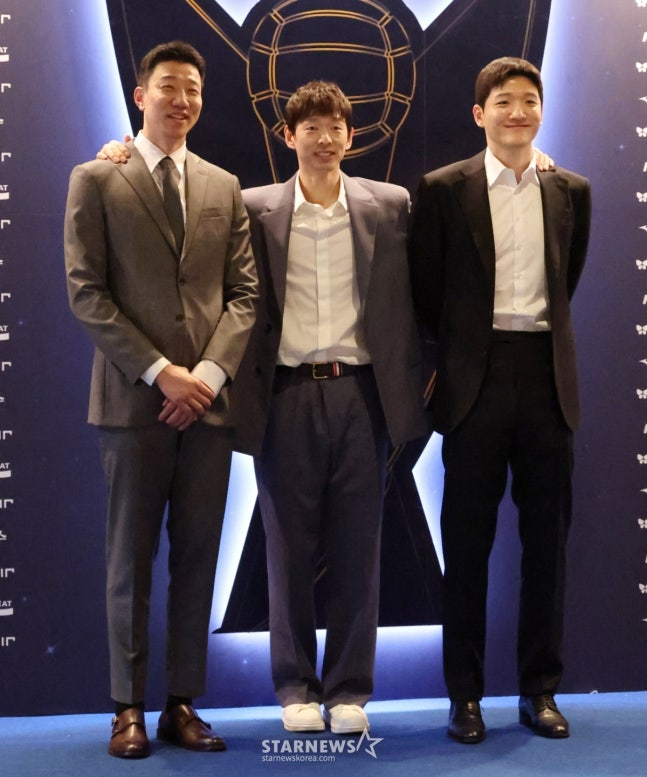 (From left) Shin Young-seok, Han player, and Jung Ji-seok. /Photo = Senior Reporter Kim Jin-kyung