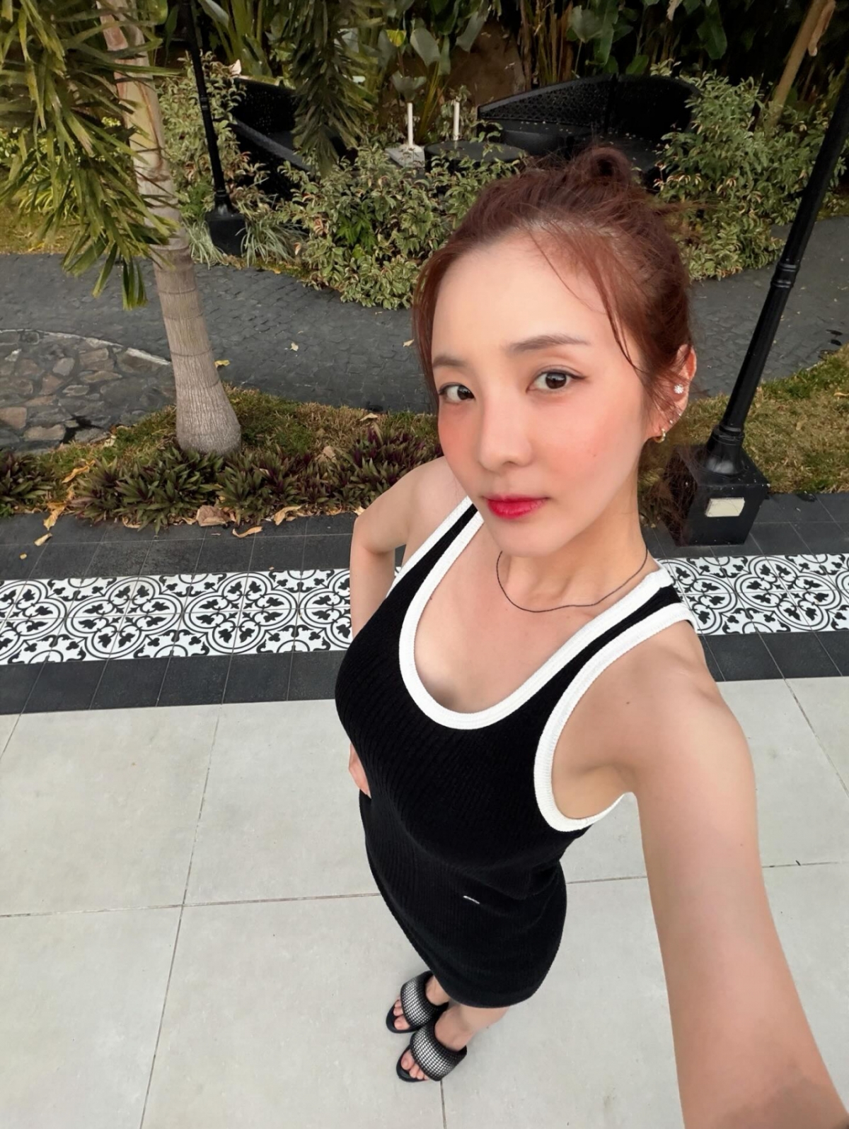 =照片:朴山多拉SNS