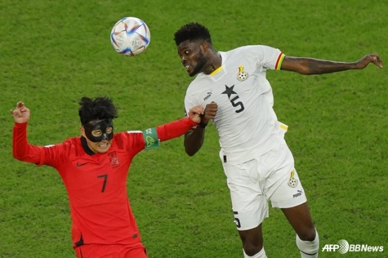 '성범죄 혐의만 7건' 韓 대표팀 월드컵서 울린 레전드, '또' 추가 피해자 등장 '충격'... 추가 범죄 의혹도 '전면 부인'