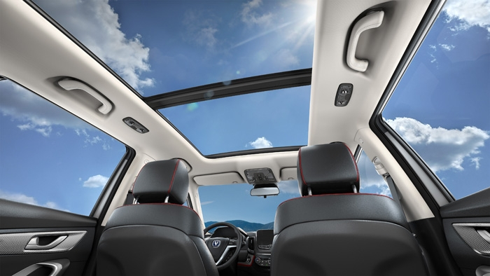 Автомобильное стекло сталкивается с ИИ и ускоряет его развитие.