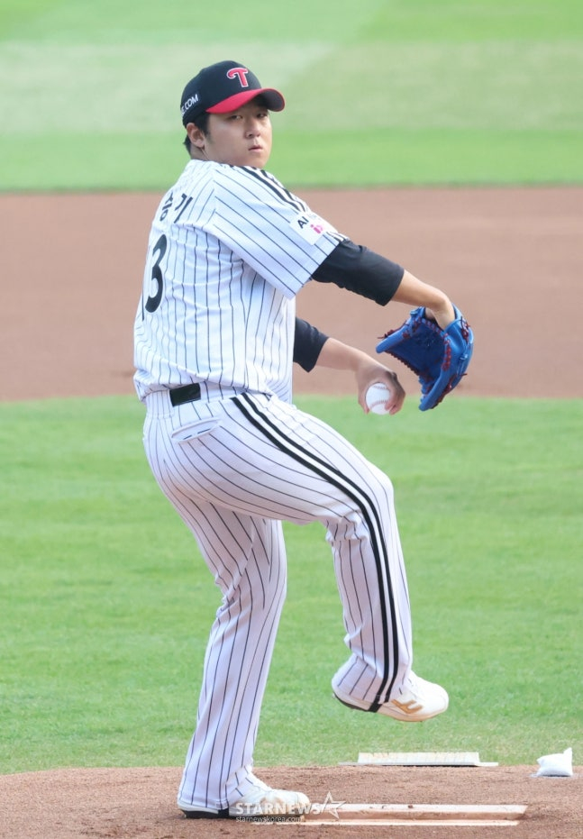 Song Seung-ki pitched six scoreless innings. /Photo = Senior Reporter Kim Jin-kyung