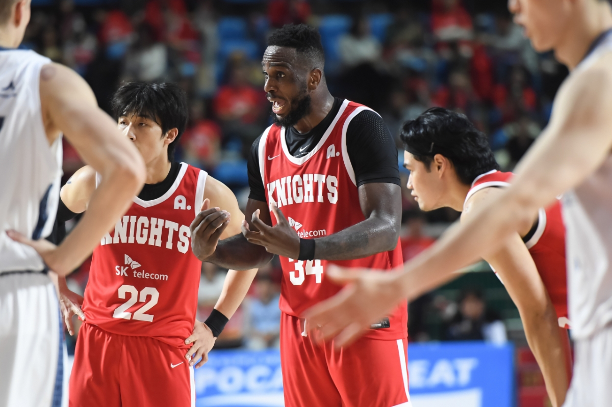 Seoul SK Jamil Warney (center). /Photo = Courtesy of KBL