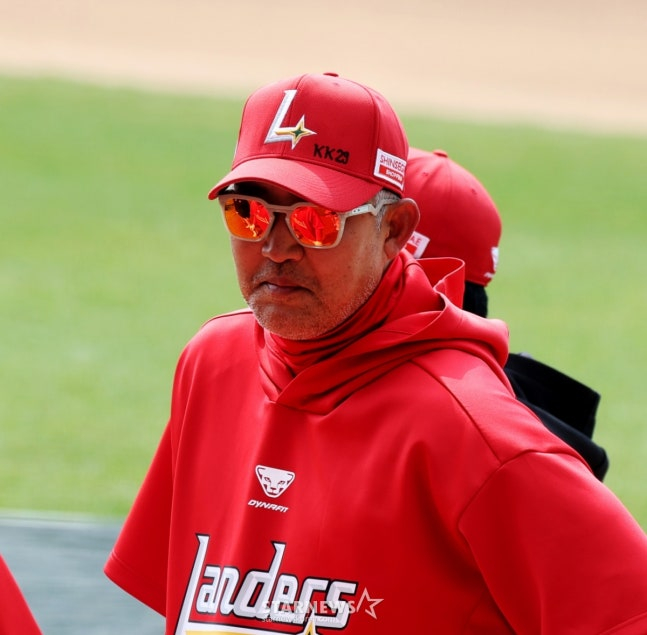 李崇龍（イ·スンヨン）SSG監督。 /写真=スターニュース