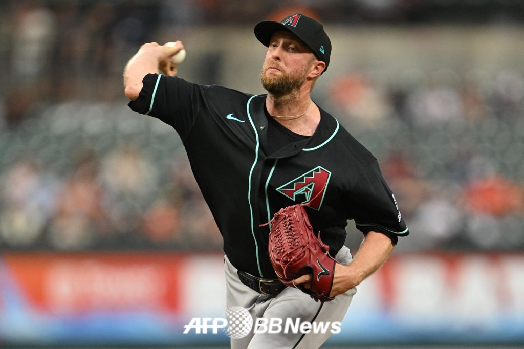 Merrill Kelly is pitching hard against the Baltimore Orioles on the 15th (Korea time). /AFPBBNews=News1