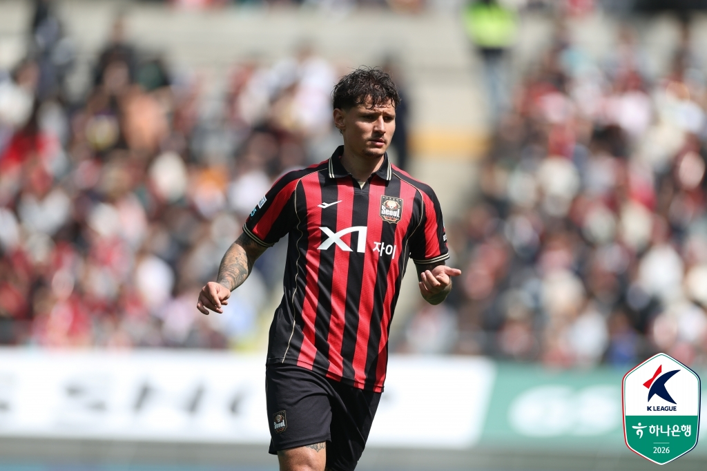 FC首尔克里马拉队。 =图为，韩国职业足球联盟提供。