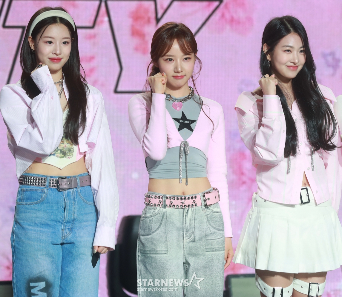 3 thành viên trước của nhóm nhạc nữ FIFTY FIFTY / Ảnh = Star New