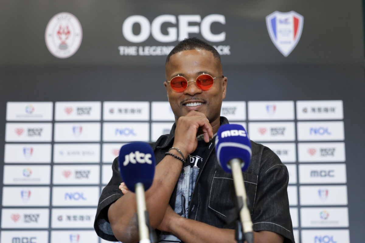 Patrice Evra arrived in South Korea via Incheon International Airport on the 16th. /Photo=Shot For Love provided