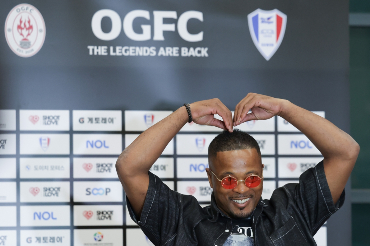 Patrice Evra xuất thân từ đội tuyển quốc gia Manchester United và Pháp đã nhập cảnh thông qua sân bay quốc tế Incheon vào ngày 16. /Ảnh = Cung cấp tình yêu với bộ suit