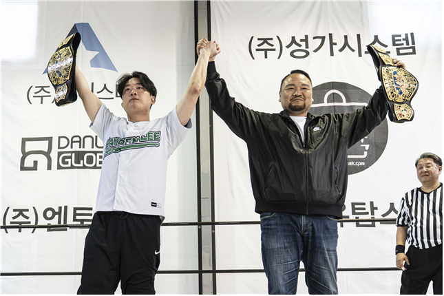 WWA and AKW are sharing the same pot. /Photo=Provided by the Korea Pro Wrestling Federation