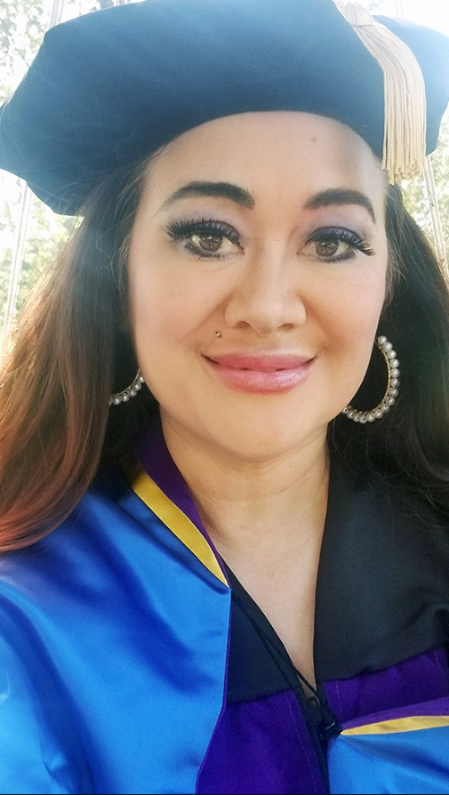 2024年法学部卒業自撮り/写真=JESSICA STEINHAUSE (CC BY-SA 4.0)