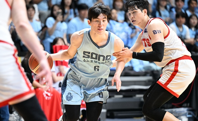 Sono Lee Jung Hyun (giữa). /Ảnh = KBL
