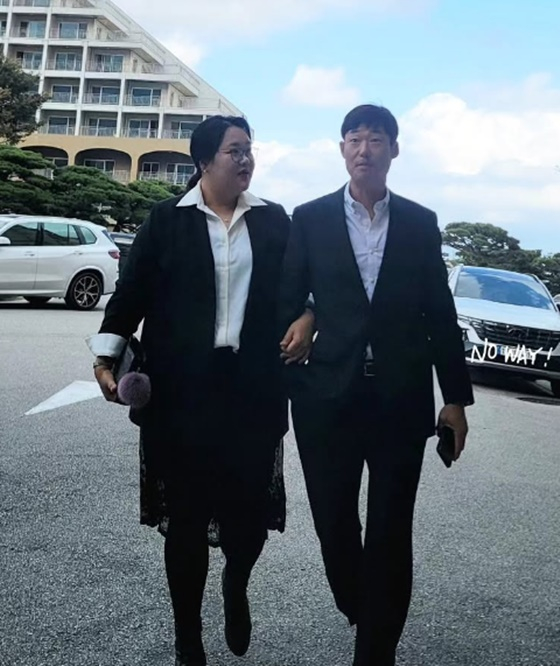 Ha Jae-sook and Lee Jun-hyeong, a married couple /Photo=Ha Jae-sook SNS