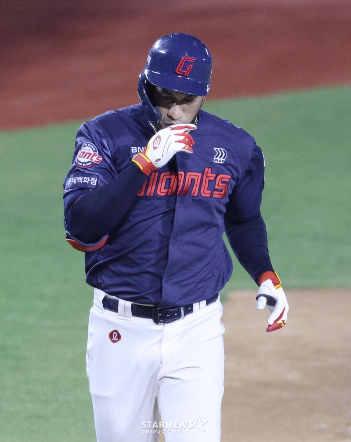 [포토] 2점포 레이예스 '키스 오브 파이어'