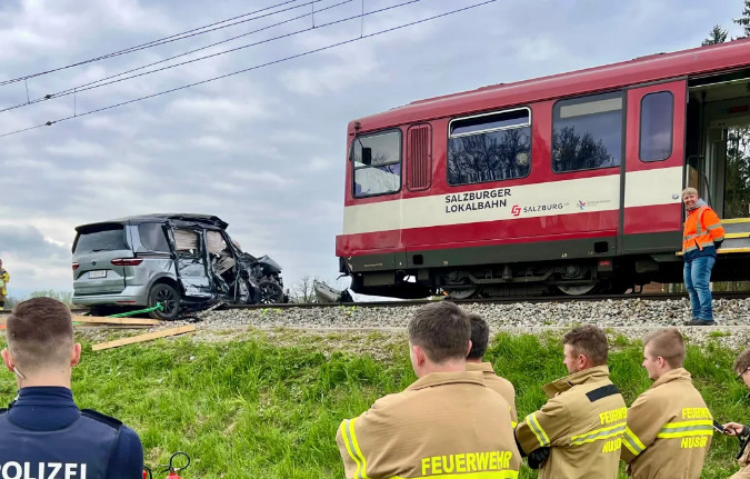 '아스널 더블 우승 주역' 골키퍼, 기차 충돌 사고로 '사망'... 불과 2주전 인터뷰서 "EPL 시절 행복했다" 팬들 충격