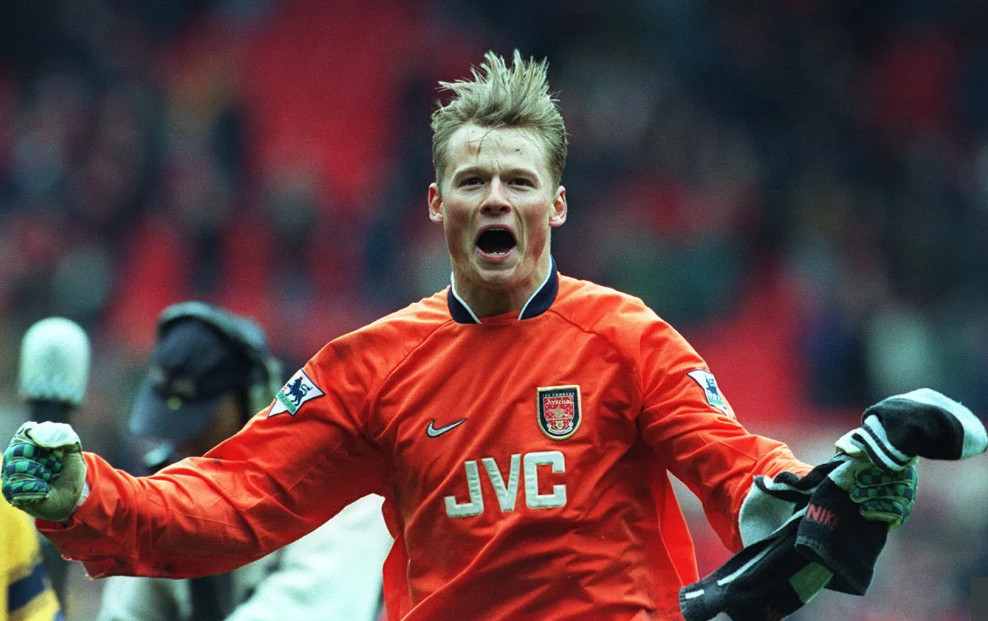 Hình ảnh Alex Maninger thời Arsenal. /Ảnh = The Sun Galmuri