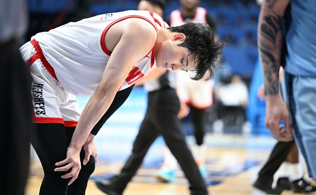 Ahn Young-joon của SK đang cúi lưng trong trận chiến Son No-jeon vào ngày 16. /Ảnh = KBL