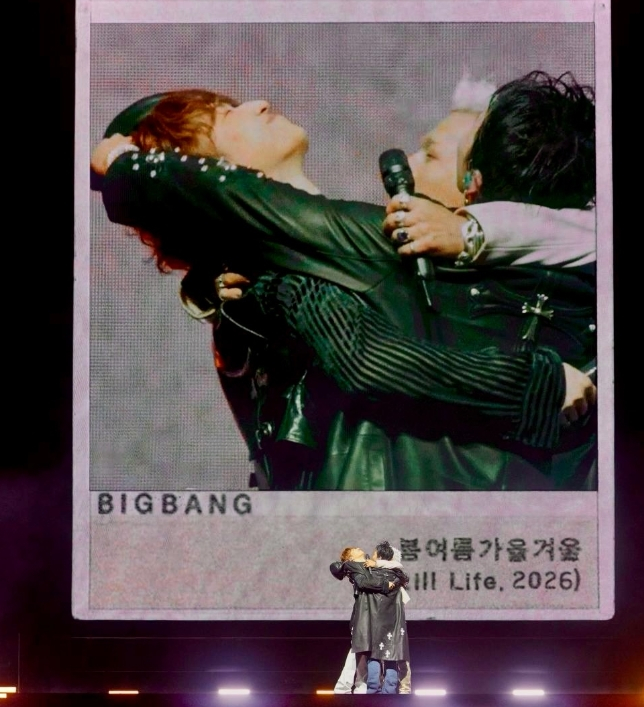 /写真=G-DRAGON個人アカウント