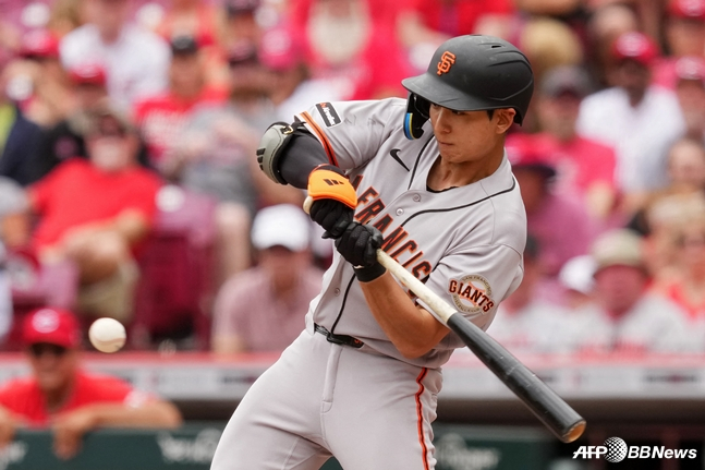 =17日，李政厚将在比赛中击球。