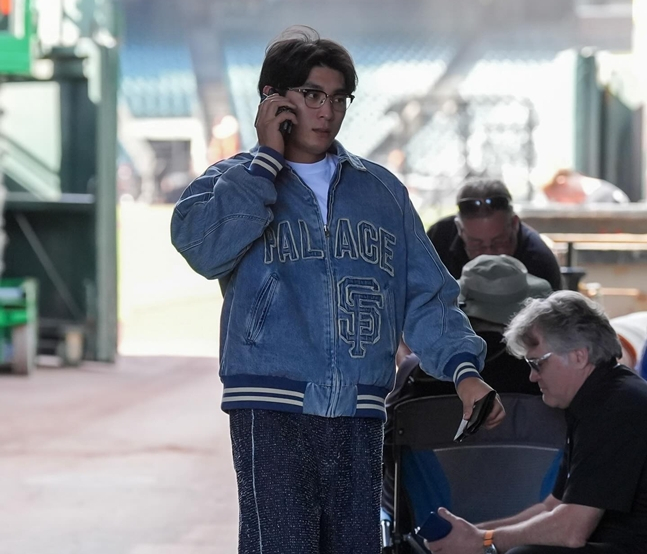 =图为，上班的李政厚。