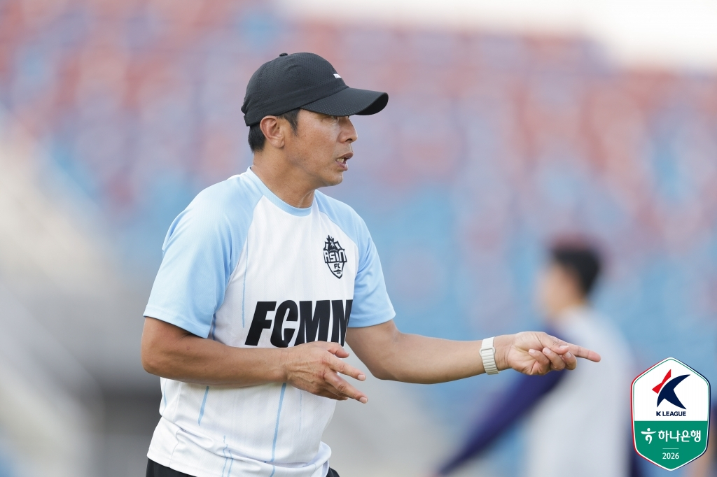 Coach Im Kwan-sik, who left the team just four months after joining Chungnam Asan. /Photo=Korea Professional Football League provided