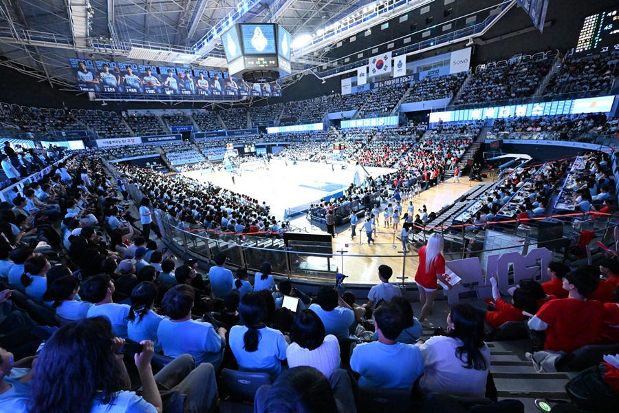 Goyang Sono Arena filled with a full house of spectators on the 16th. /Photo=KBL