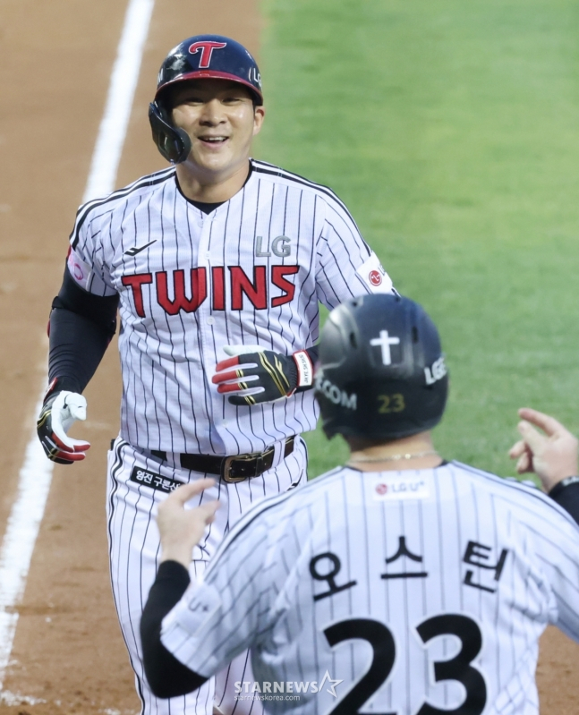 LG's Oh Ji-hwan (left). /Photo=Kim Jin-kyung, Senior Reporter