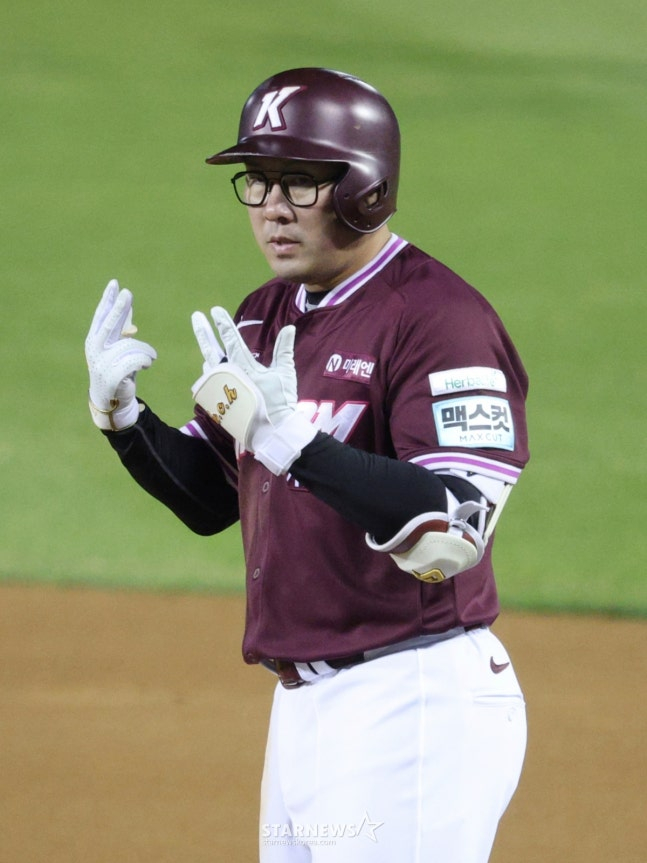 '한화서 영입' 안치홍, 선발 2루수로 나온다! 무려 242일만→사령탑 "내야에 부상이 많아서..."