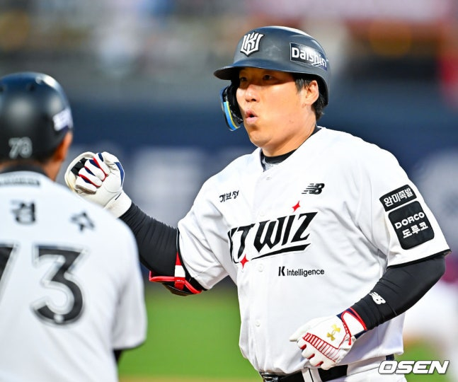Kim Hyun-soo, who delivered a go-ahead RBI in the seventh inning.