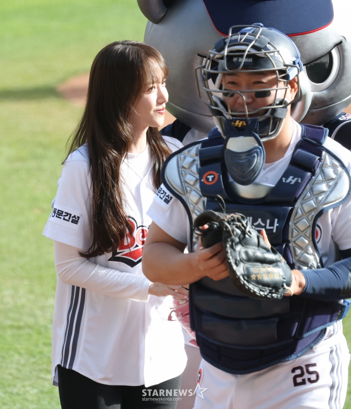 [포토] 윤아 '두목곰은 탈이 좋네'