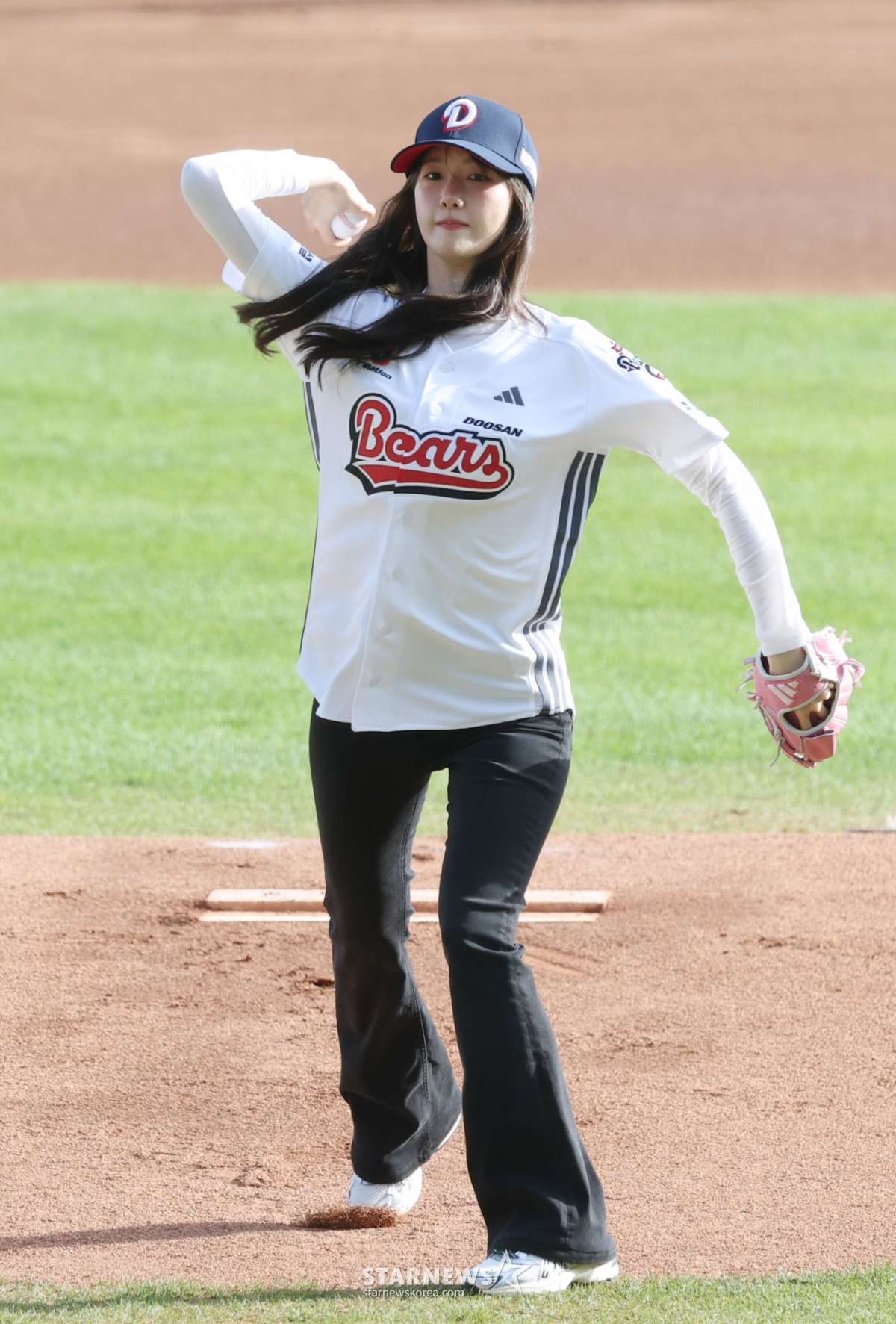 [포토] 소녀시대 윤아는 우완 정통파