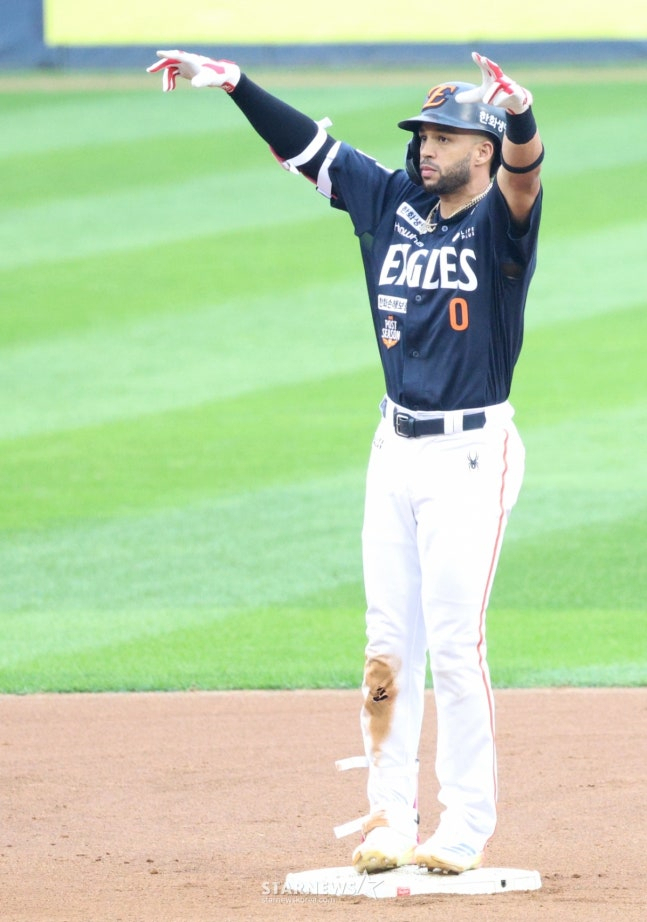 Liberator performing a ceremony during the 2025 season. /Photo=Kim Jin-kyung, Senior Reporter