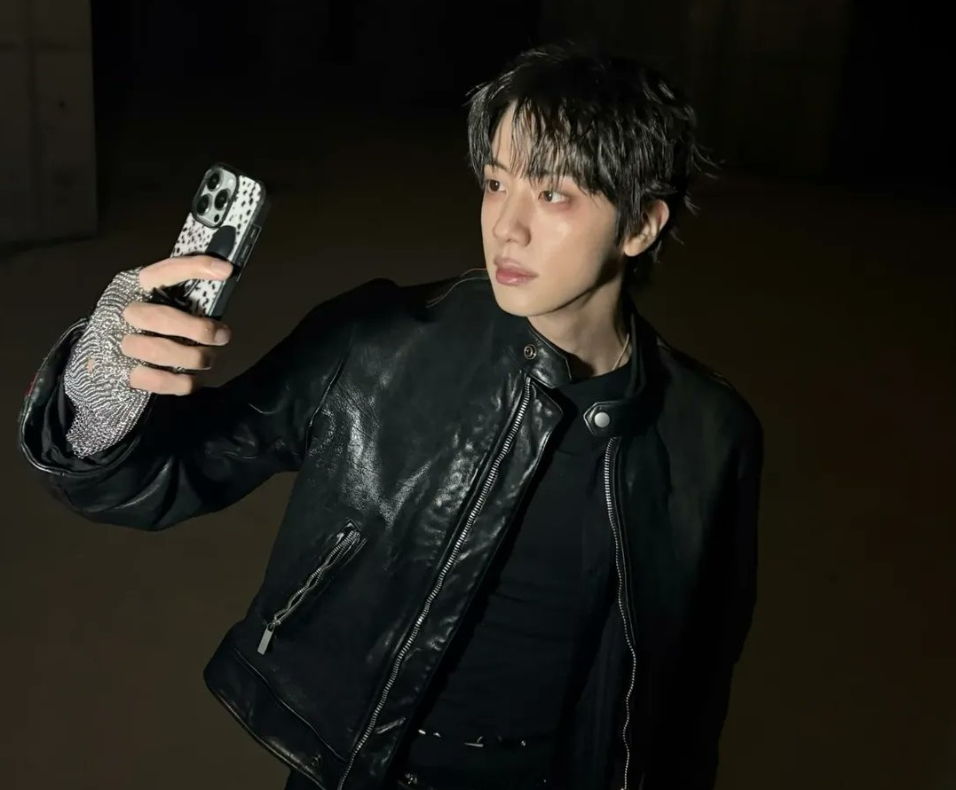 'JIN RULES JINLAND' 방탄소년단 진, 도쿄 콘서트 이틀 내내 굿즈 가장 먼저 품절..무대 찢은 완벽 라이브