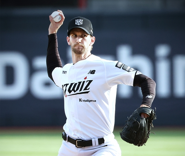 '韓야구 새 역사' 보쉴리, '폰세급 위엄' 비결→변화구 5개나 '자유자재'네! '완전 외인 조계현이잖아'