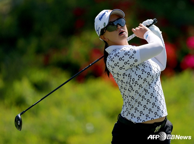 '아, 4연속 보기...' 김세영, 그래도 3R 단독 1위 수성... 윤이나 '2타 차' 공동 2위 점프 [LPGA]