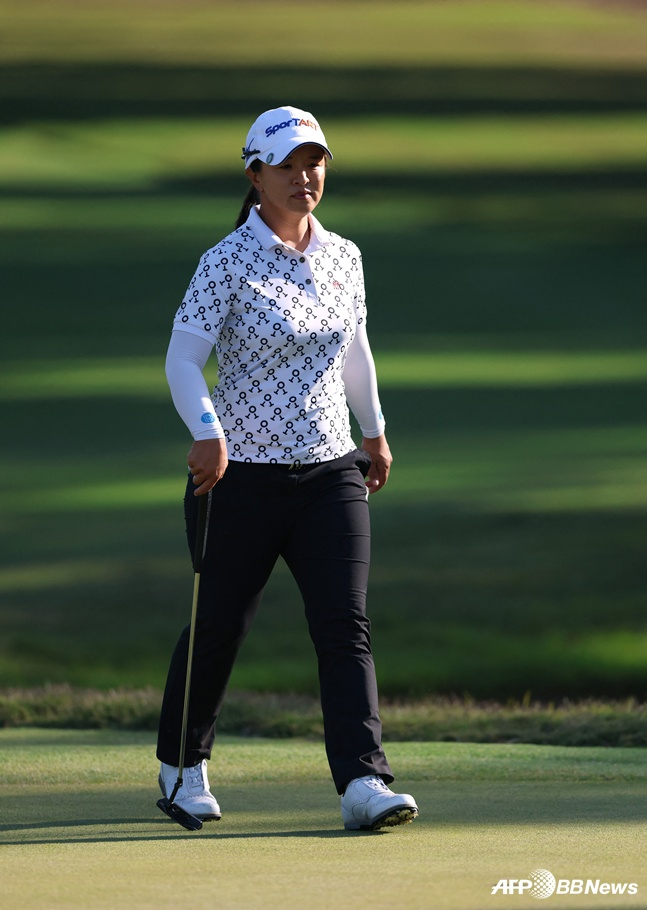 Kim Se Young đang chuẩn bị putting tại vòng 3 Giải vô địch LPGA JM Eagle LA (tổng giải thưởng 3,75 triệu đô la) được tổ chức tại Câu lạc bộ Country Club (par 72) ở El Cabayero, California, Hoa Kỳ vào ngày 19. /AFPBBNews = Tin tức 1