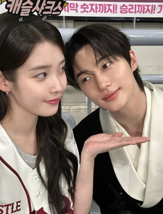 Айю, Бён У Сок / Фото = IU SNS