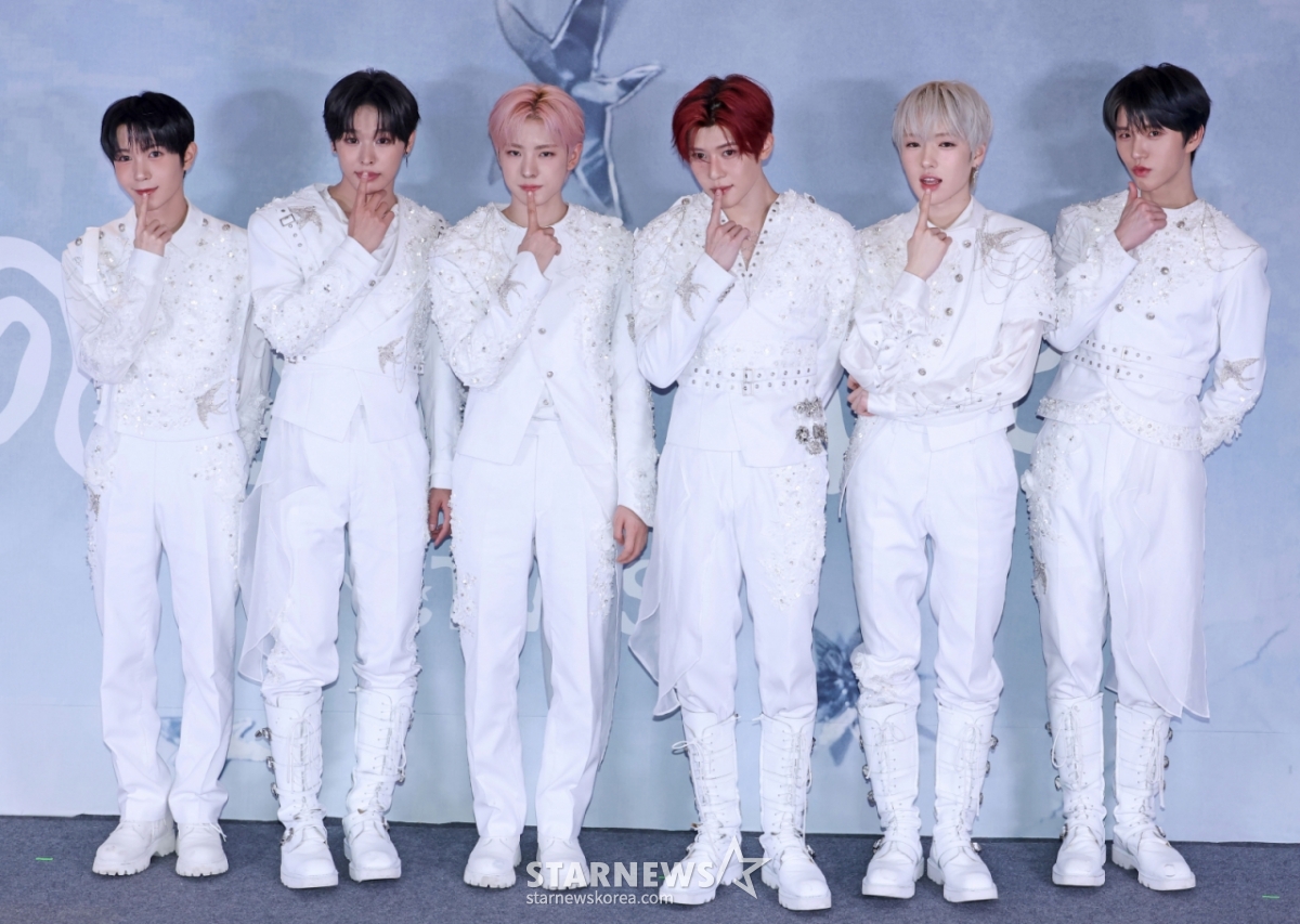 Nhóm nhạc NCT WISH đang tạo dáng trước cuộc họp báo mang tên NCT WISH First Concert Tour diễn ra tại KSPO Dome, công viên Olympic, Seoul vào ngày 19/3. /2026.04.19 /Ảnh = Photoguy@ Lee Dong Hoon