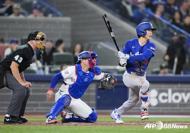 LA Dodgers Kim Hye Sung (phải). /AFPBBNews = Tin tức 1