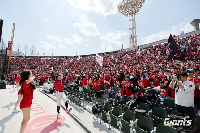 Busan Sajik Stadium. /Photo=Lotte Giants