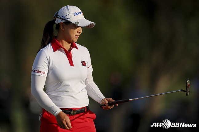 Kim Se Young đang tiếc nuối vì đã bỏ lỡ cú putt ở vòng 4 cuối cùng tại Giải vô địch LPGA LA (tổng giải thưởng 4.75 triệu đô la) được tổ chức tại Câu lạc bộ đồng quê El Cabarero (par 72) ở Los Angeles, California vào ngày 20. /AFPBBNews = Tin tức 1