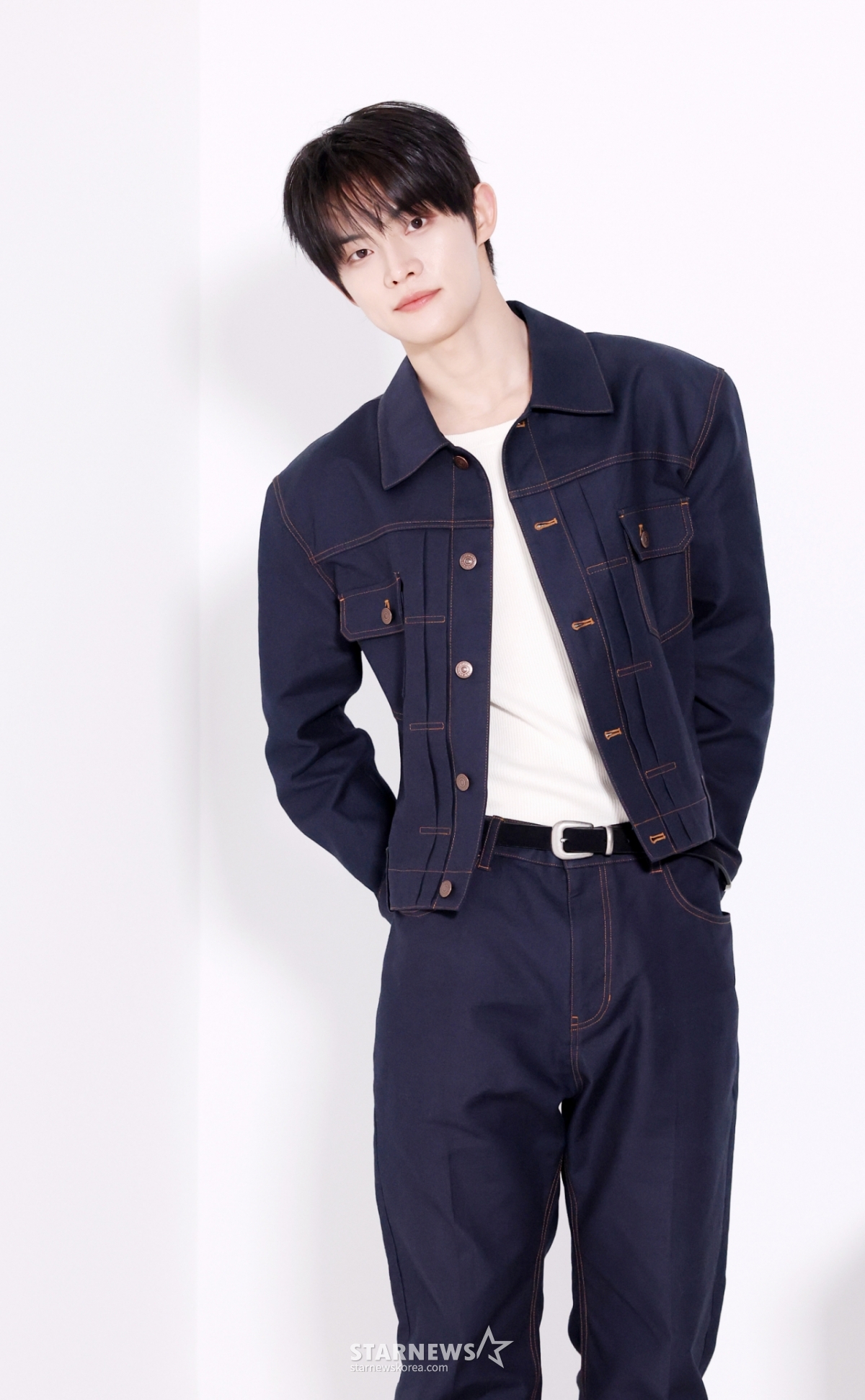 ="close your eyes"访问采访。