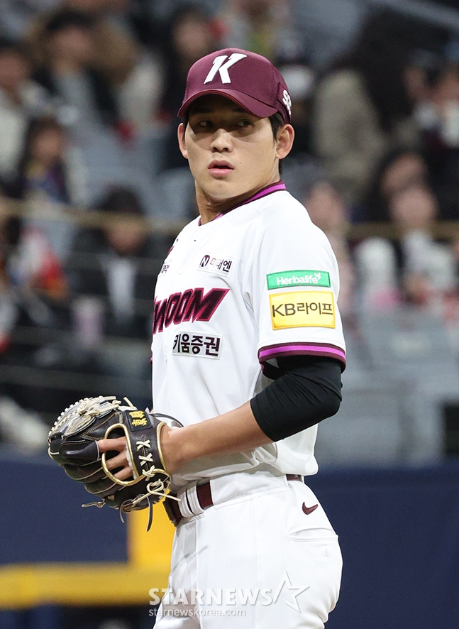 '한현희 보상선수' 158㎞ 파이어볼러 "(안)우진이형 투구 보니 불타올라→재활 이상 없다"