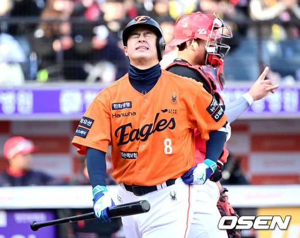 "노시환, 잘 칠 수가 없다" 강정호의 일침, '타율 0.145' KBO 최고 몸값 타자 부진 원인은?