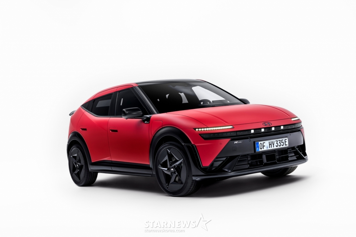 현대차 아이오닉 3, 완전 공개 '플레오스 커넥트 장착 눈길'