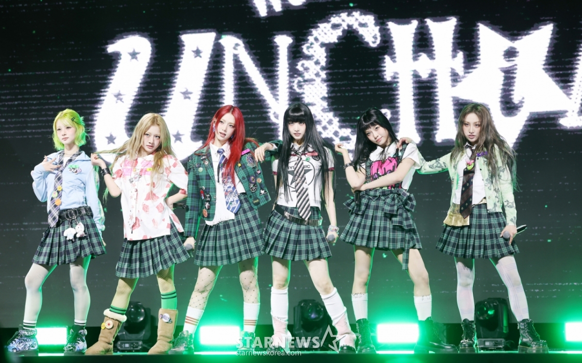 Nhóm nhạc Unchild đang mang đến một sân khấu tuyệt vời trong showcase kỷ niệm phát hành single debut We Are UNCHILD diễn ra tại Blue Square, Yongsan-gu, Seoul vào ngày 21/3. /2026.04.21 /Ảnh = Kim Hwi Sun hwijpg@